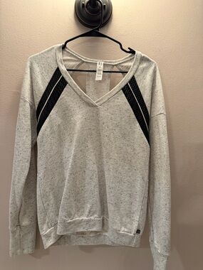 Balance Collection Gray Speckled V-Neck Open Back Sweatshirt  Womens M